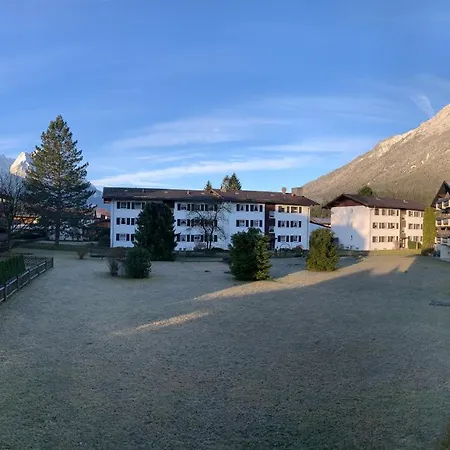 Ferienwohnung AlpenTraum Garmisch-Partenkirchen Exterior foto